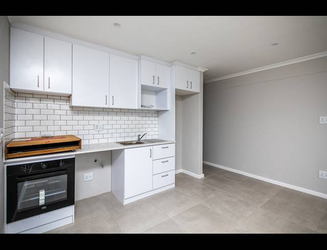 20 BEDROOM APARTMENT BLOCK FOR SALE IN TABLE VIEW